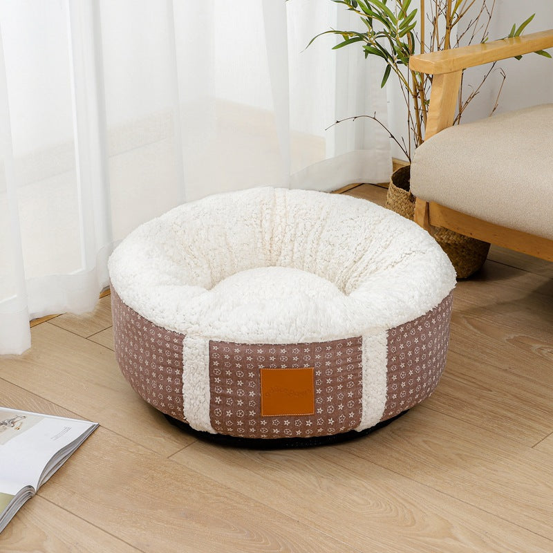 Winter warm pet bed with plush interior