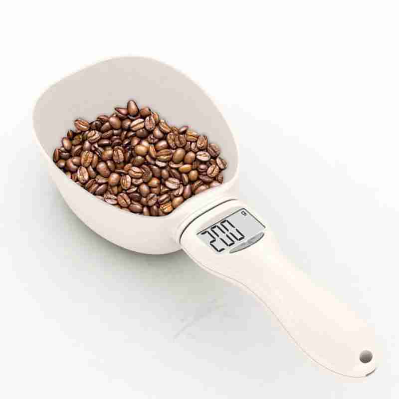 Pet food measuring spoon with digital scale